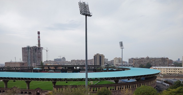 队以强劲表 队以强劲表